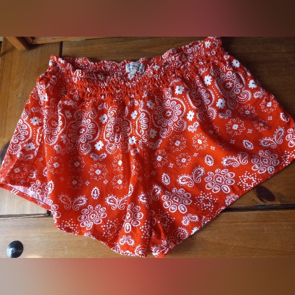 Kirra Paisley Flowy Shorts - Picture 1 of 2